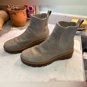 Timberland Women's Cervinia Valley Chelsea Boot size 8.5